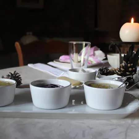 A L'ombre Du Noyer 3*